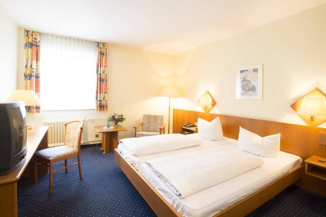 Trip Frankfurt Airport Hotel Rüsselsheim